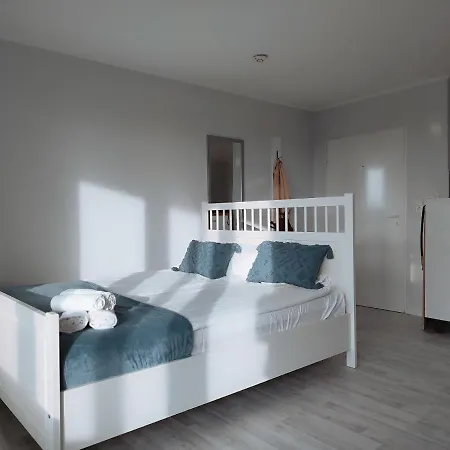 Line Aparthotel 3*